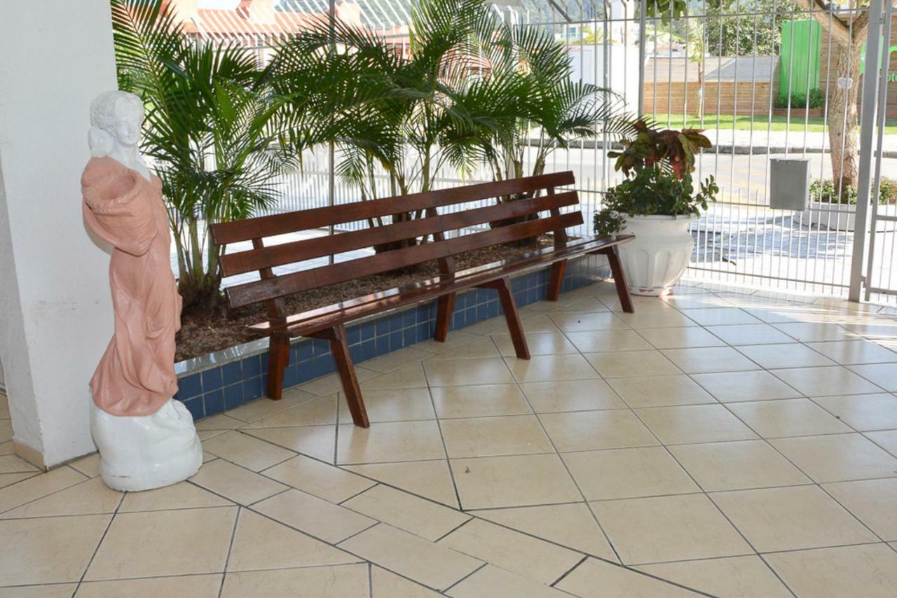 ゴヴェルナドール・セウソ・ラーモス Residencial Baleia Francaアパートホテル エクステリア 写真
